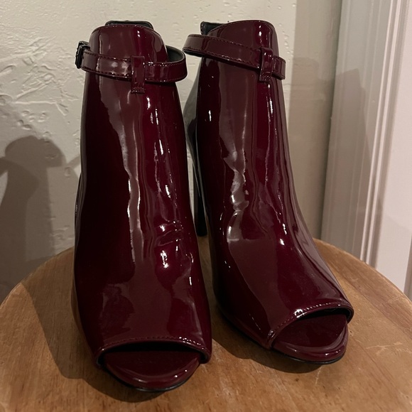 Michael Kors Lawson Open Toe Boot Heel - Picture 2 of 5